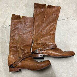 Ugg tall brown leather boot with fur footbed • Channing boot